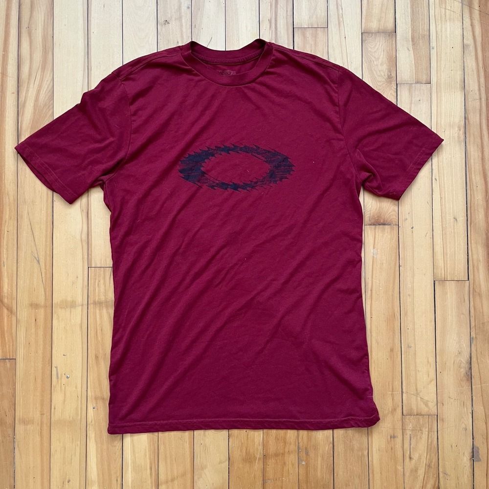 Oakley Mens T Shirt Red Graphic Logo Crew Neck Short Sleeve Casual Tee Blurred